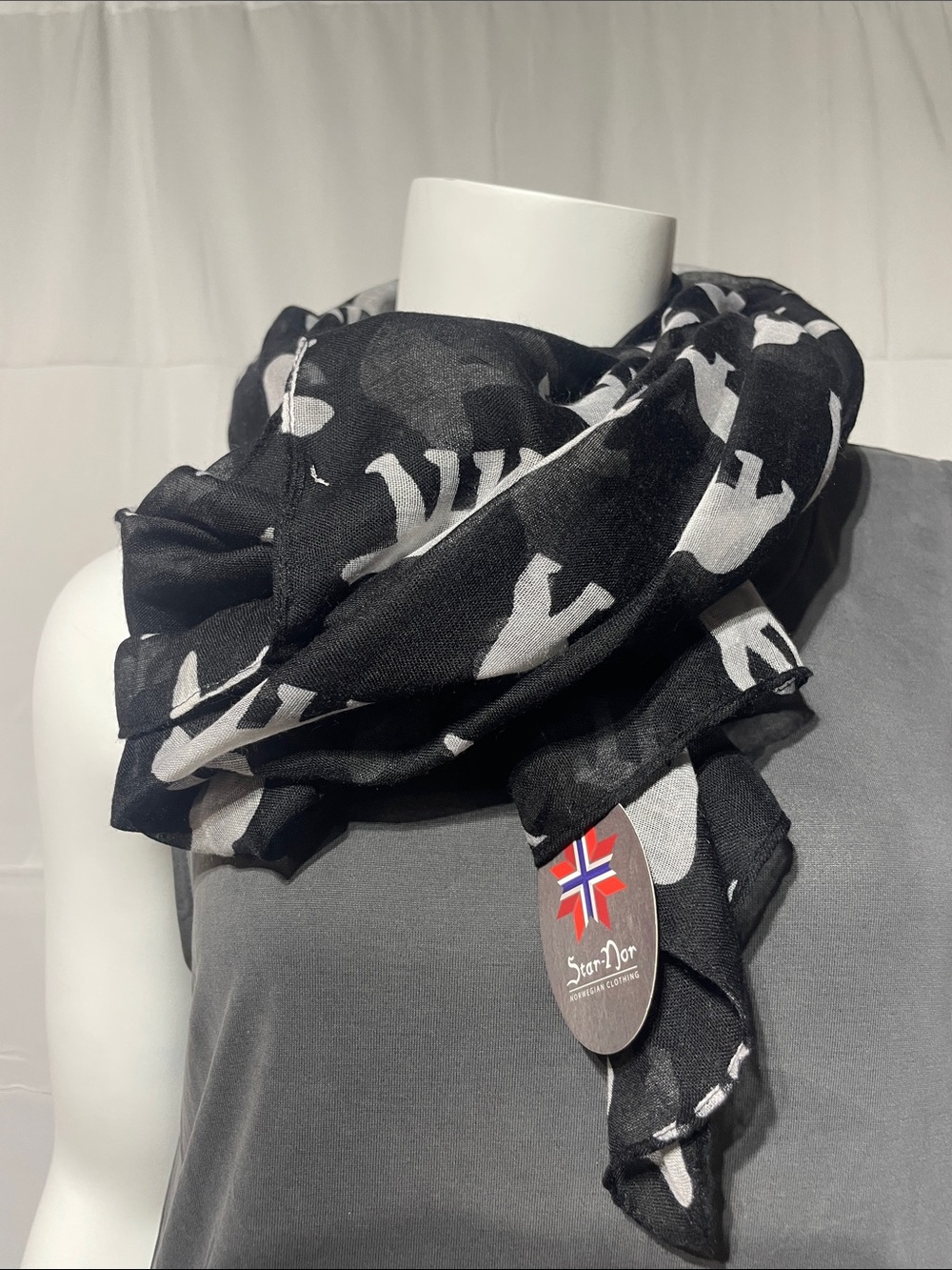 Star-Nor Scarf - Picture 2 of 7